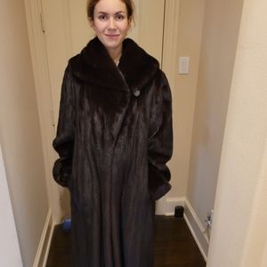 Mink fur long mahogany brown, large